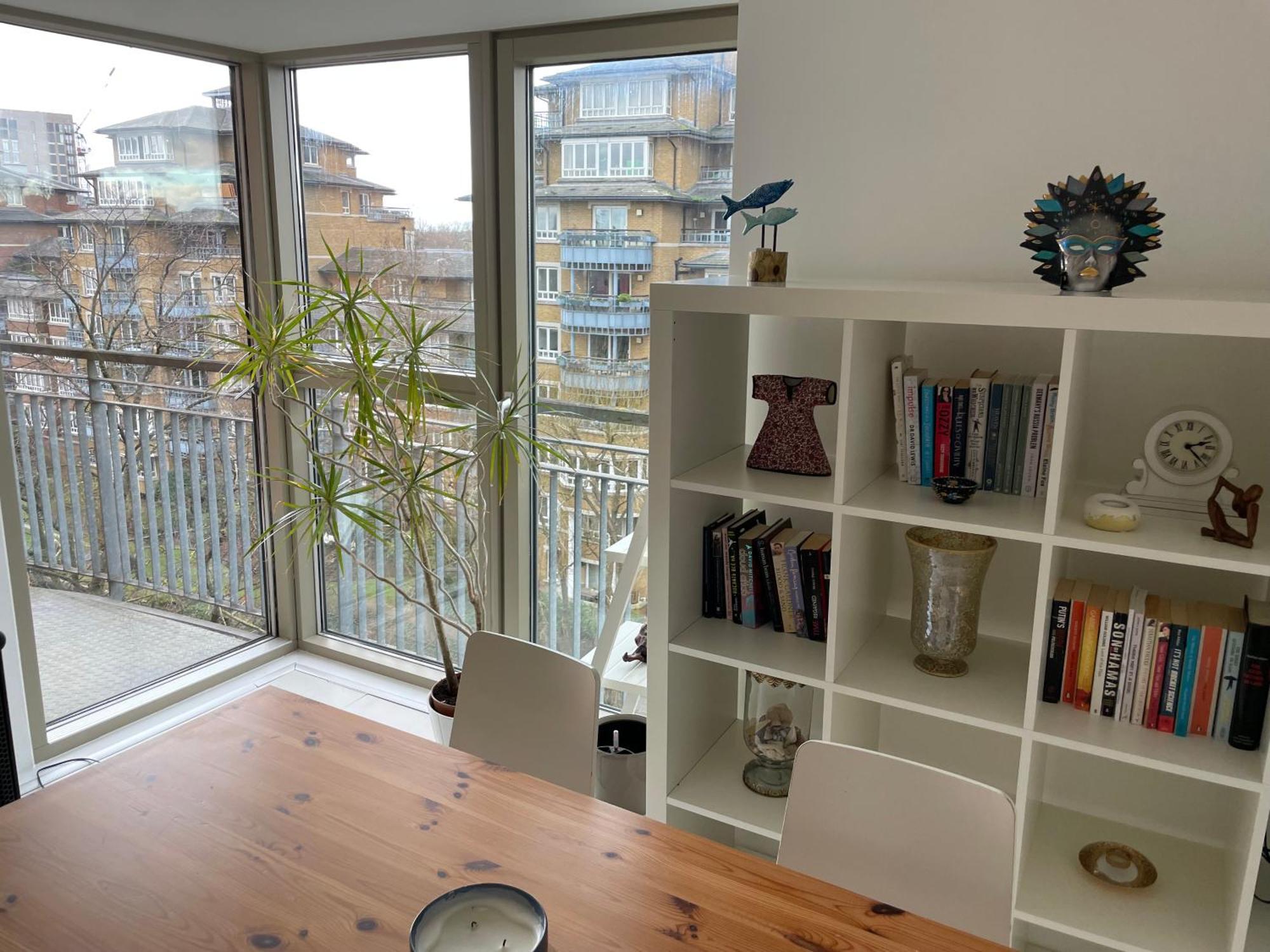 Modern Bright Flat Near Little Venice London